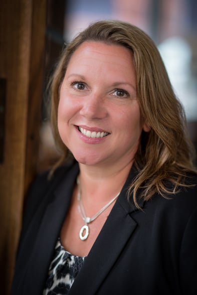 KIM STEZALA Headshot 2017